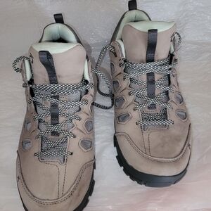 Oboz Women's Sawtooth X Low Waterproof hiking shoe